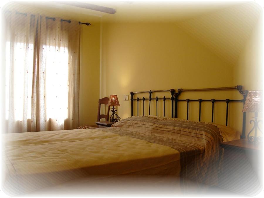 Гостевой дом La Noguera De Socasa Romancos Экстерьер фото