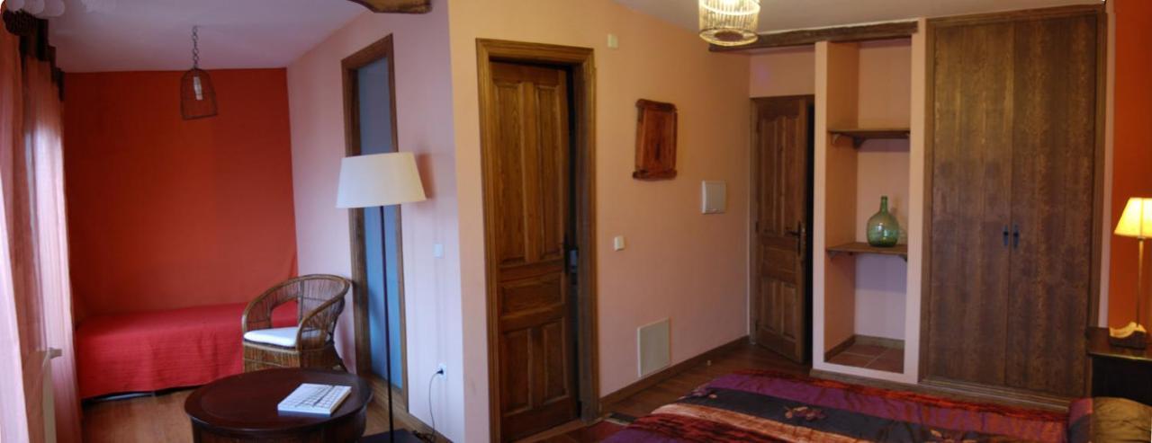 Гостевой дом La Noguera De Socasa Romancos Экстерьер фото